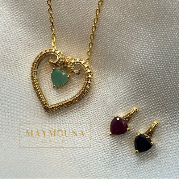 HOST PICK🤩 14k YGP Trio Gemstone Heart Necklace - Picture 6 of 13